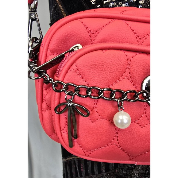 Betsey Johnson Quilted Heart Pink Crossbody Charm Chain Pearl  Luv Betsey Strap - Picture 2 of 11